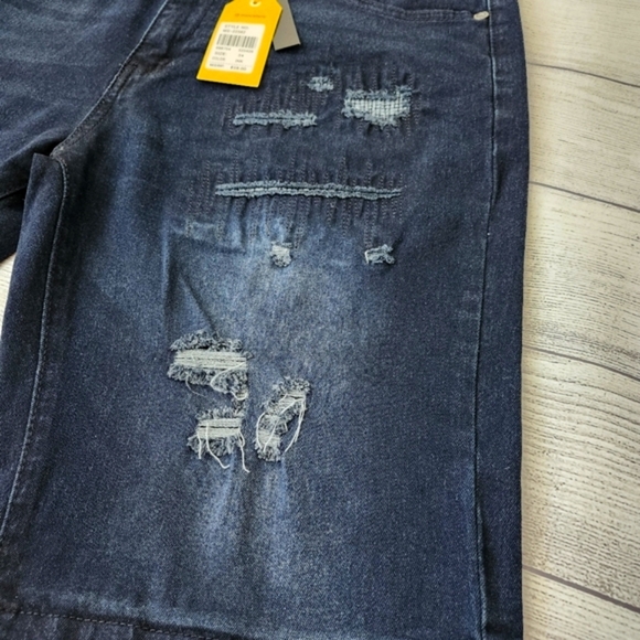 Men's Distressed Denim Shorts - Dark Blue Size 34 and 36 Available - Picture 2 of 11